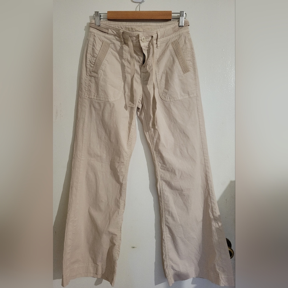 American Eagle Low Rise Baggy Flare Cargo Pants, Size 0 Short
